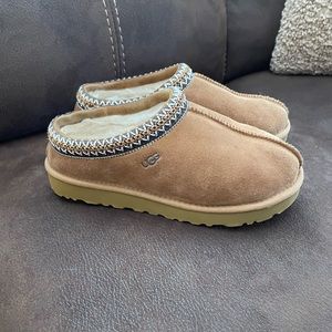 Womens UGG slippers